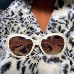 Marilyn Monroe Oval Ivory Plastic Sunglasses Brown Lens Pre-Owned